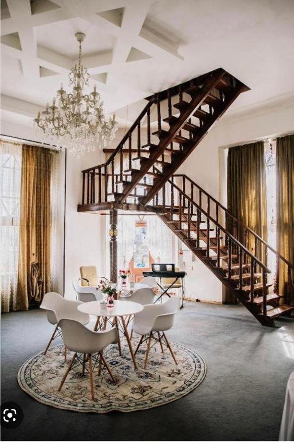 Mariam Hotel Тбілісі Екстер'єр фото